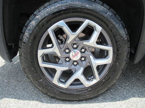 Used 2022 GMC Sierra 1500 SLT AWD/4WD image 8