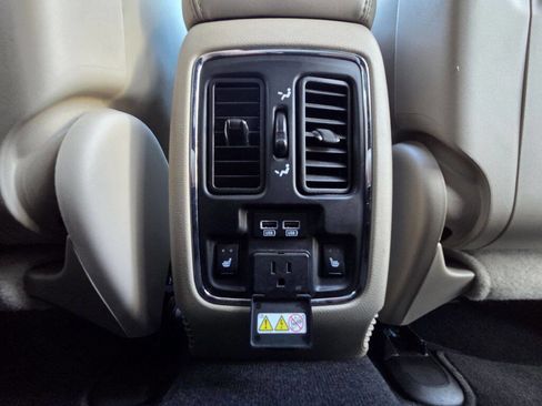 Used 2014 Jeep Grand Cherokee Limited image 52
