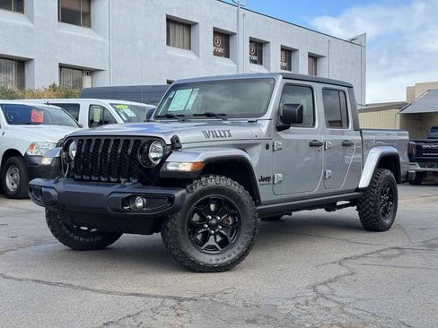 Used 2021 Jeep Gladiator Sport image 2