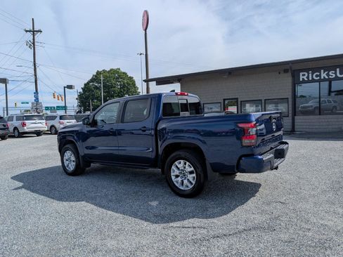 Used 2022 Nissan Frontier SV AWD/4WD image 9