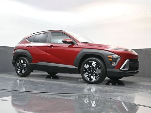 Certified 2025 Hyundai Kona SEL FWD image 21