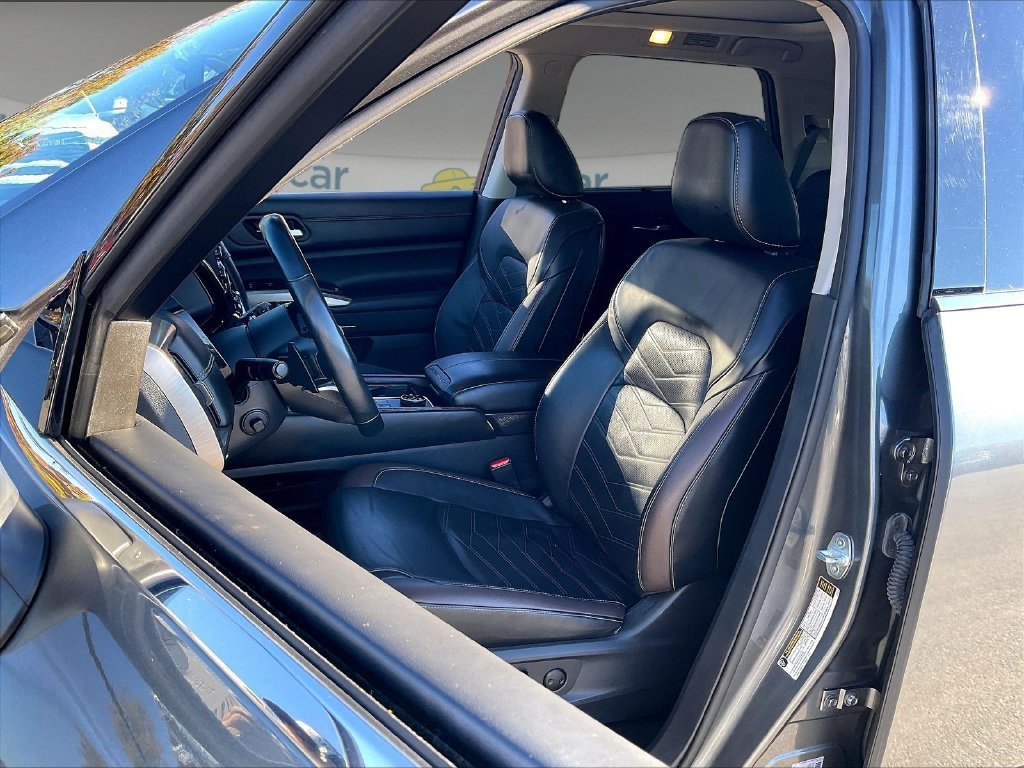 Used 2022 Nissan Pathfinder Platinum w/ Cargo Package AWD/4WD image 9