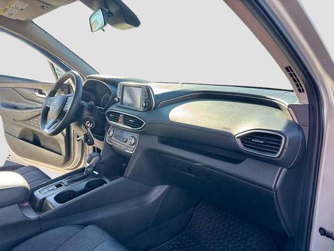 Used 2019 Hyundai Santa Fe SE image 20