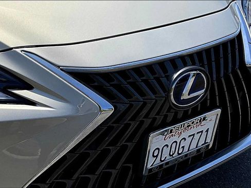 Used 2022 Lexus ES 300h w/ Premium Package FWD image 28
