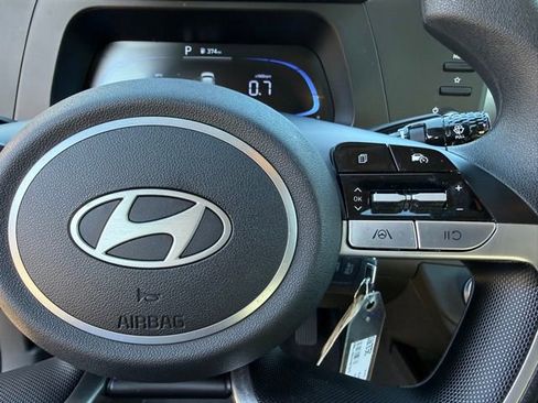 Certified 2025 Hyundai Elantra SE image 36