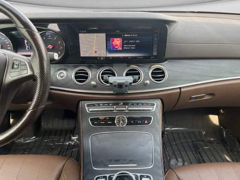 Used 2018 Mercedes-Benz E 300 4MATIC image 11