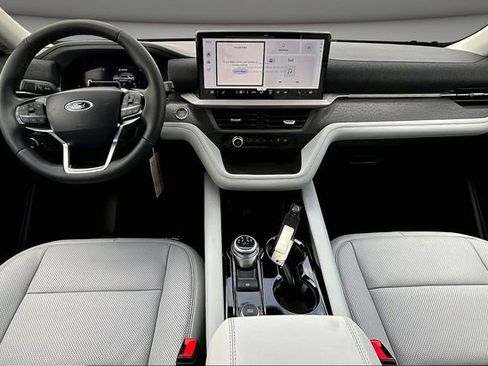 New 2026 Ford Explorer Platinum image 5