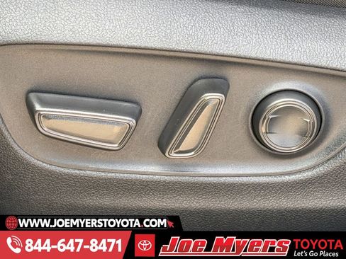 Used 2025 Toyota RAV4 XLE image 28