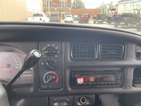 Used 2001 Dodge Ram 1500 Truck 4x4 Quad Cab image 12