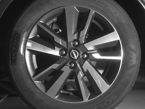 Used 2025 Nissan Versa SV FWD image 17