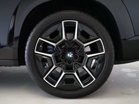 Used 2023 BMW XM AWD/4WD image 28