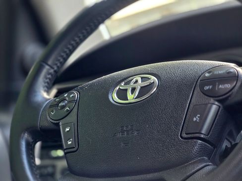 Used 2011 Toyota Sequoia Limited AWD/4WD image 18