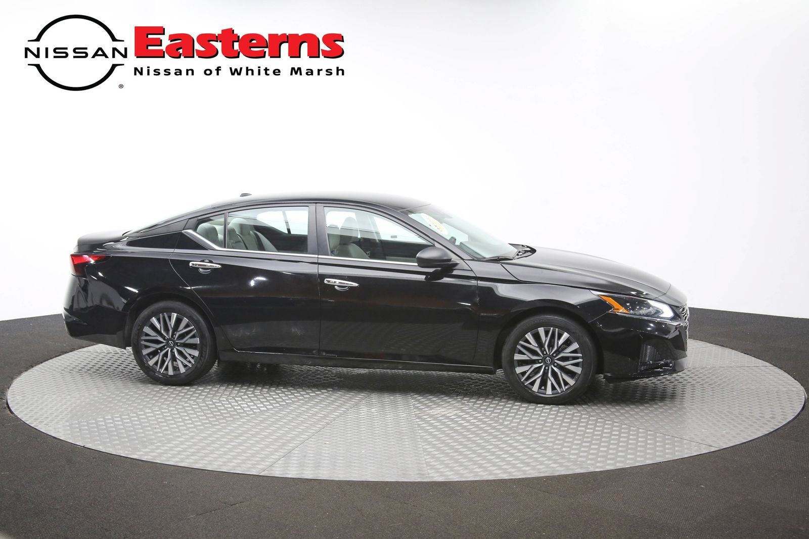 Used 2024 Nissan Altima 2.5 SV FWD image 44