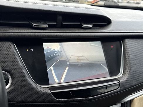 Used 2018 Cadillac XT5 Luxury image 19