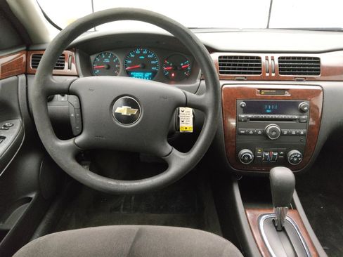 Used 2010 Chevrolet Impala LS image 22