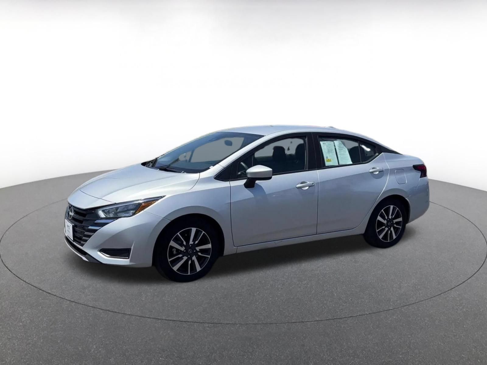 Used 2025 Nissan Versa SV FWD image 7
