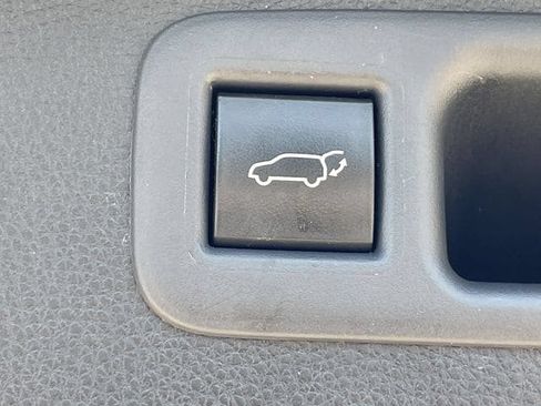 Certified 2021 Toyota Highlander XLE FWD image 31