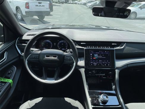 New 2025 Jeep Grand Cherokee L Laredo w/ Luxury Tech Group I image 10