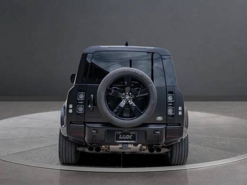 Used 2023 Land Rover Defender 90 V8 AWD/4WD image 4