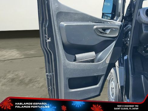 Used 2024 Mercedes-Benz Sprinter 2500 image 10
