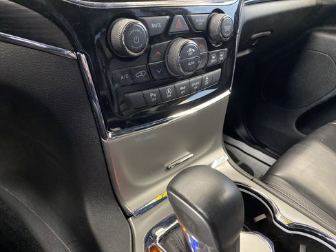 Certified 2022 Jeep Grand Cherokee Limited image 16