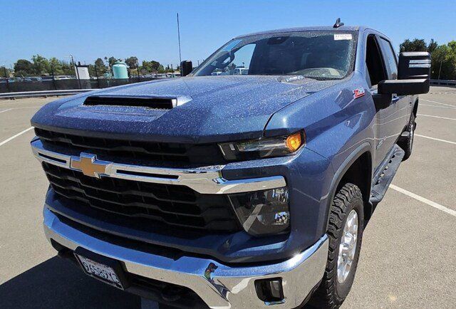 Used 2024 Chevrolet Silverado 3500 LT w/ All Star Edition AWD/4WD image 3
