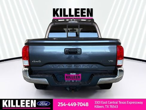 Used 2017 Toyota Tacoma SR5 w/ Tow Package AWD/4WD image 8