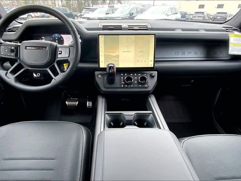 New 2026 Land Rover Defender 110 AWD/4WD image 7