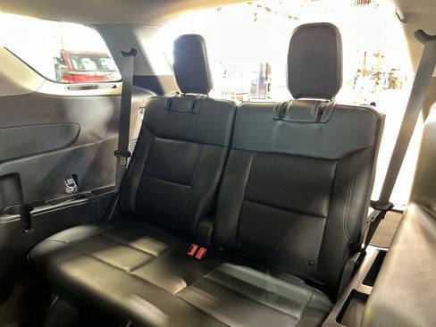 Used 2022 Ford Explorer XLT w/ Equipment Group 202A image 39