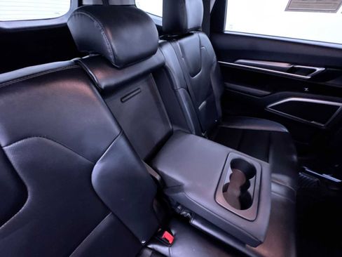 Used 2022 Kia Telluride LX AWD/4WD image 32