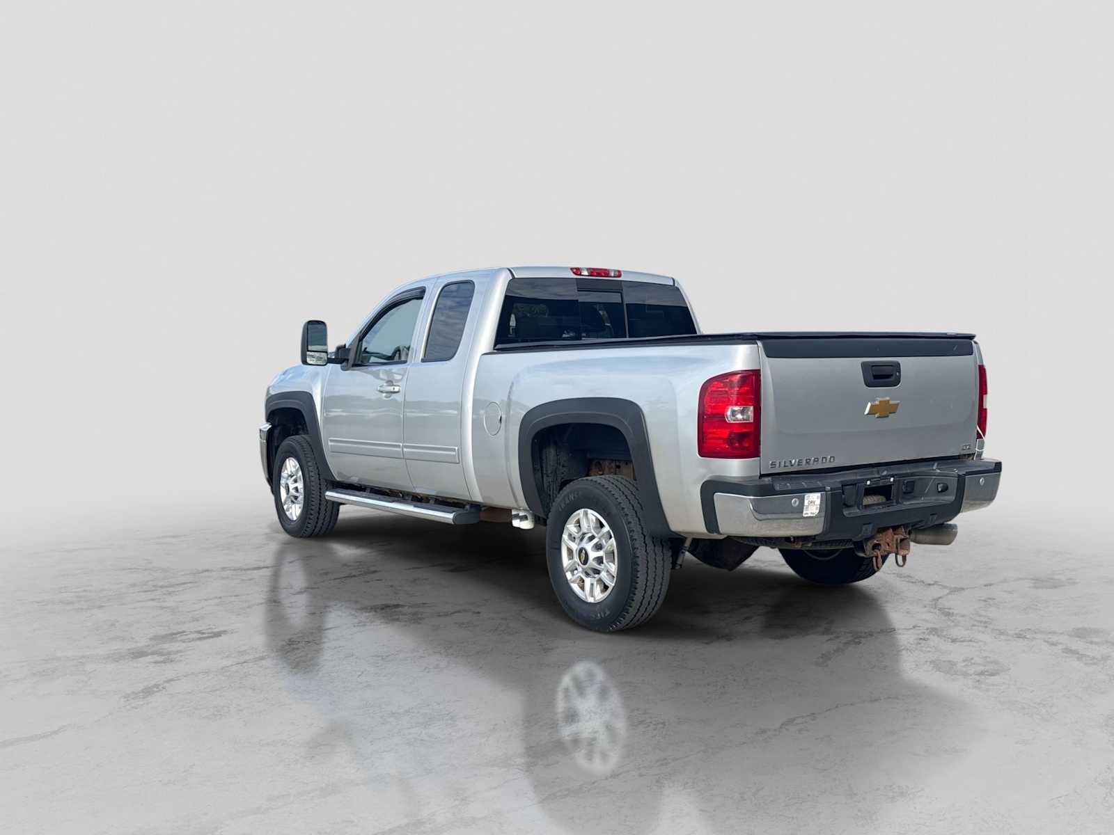 Used 2011 Chevrolet Silverado 2500 LTZ w/ LTZ Plus Package AWD/4WD image 4