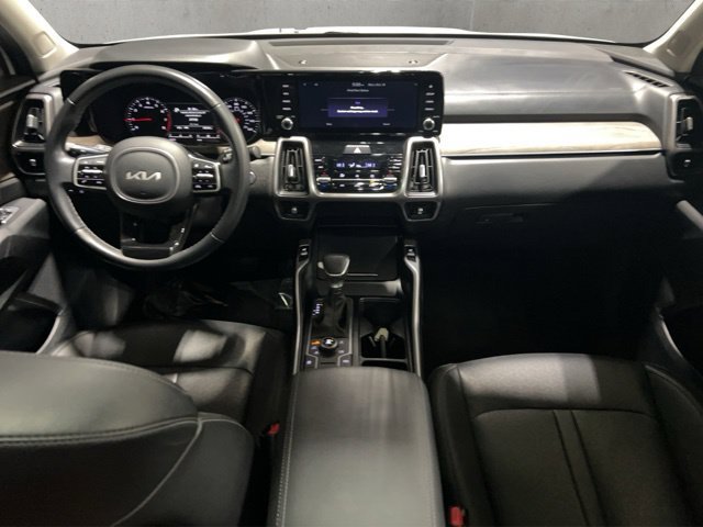 Used 2023 Kia Sorento S w/ Panoramic Sunroof Package AWD/4WD image 2