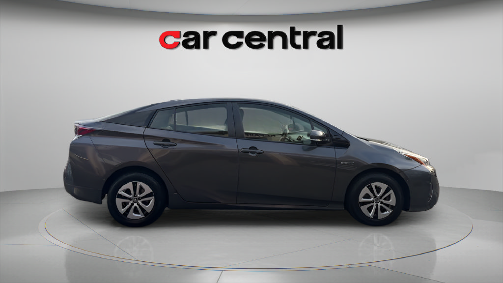 Used 2018 Toyota Prius Two w/ Prius Two Safety Plus Package FWD image 7