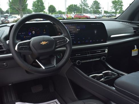 New 2026 Chevrolet Traverse LT w/ Driver Confidence Package FWD image 19