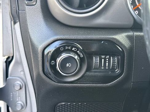 Used 2019 Jeep Wrangler Sport AWD/4WD image 26
