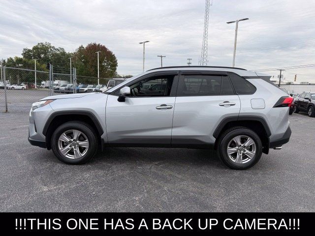 Used 2022 Toyota RAV4 XLE FWD image 5