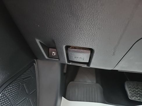 Used 2025 Toyota RAV4 XLE w/ Convenience Package AWD/4WD image 45