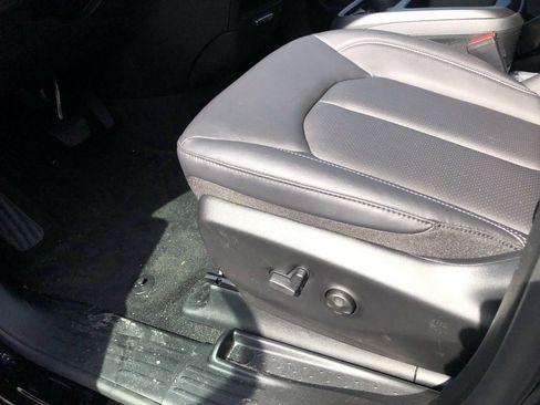 New 2026 Chrysler Pacifica Select image 16