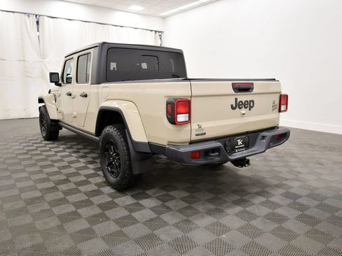 Used 2022 Jeep Gladiator Sport AWD/4WD image 5