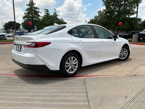 Used 2025 Toyota Camry LE FWD image 6