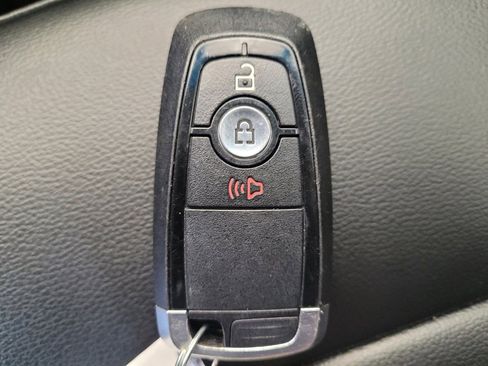 Used 2019 Ford Edge SEL w/ Equipment Group 201A AWD/4WD image 32