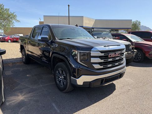 Used 2023 GMC Sierra 1500 SLE w/ X31 Off-Road Package AWD/4WD image 6