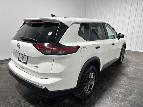 Used 2024 Nissan Rogue S AWD/4WD image 6
