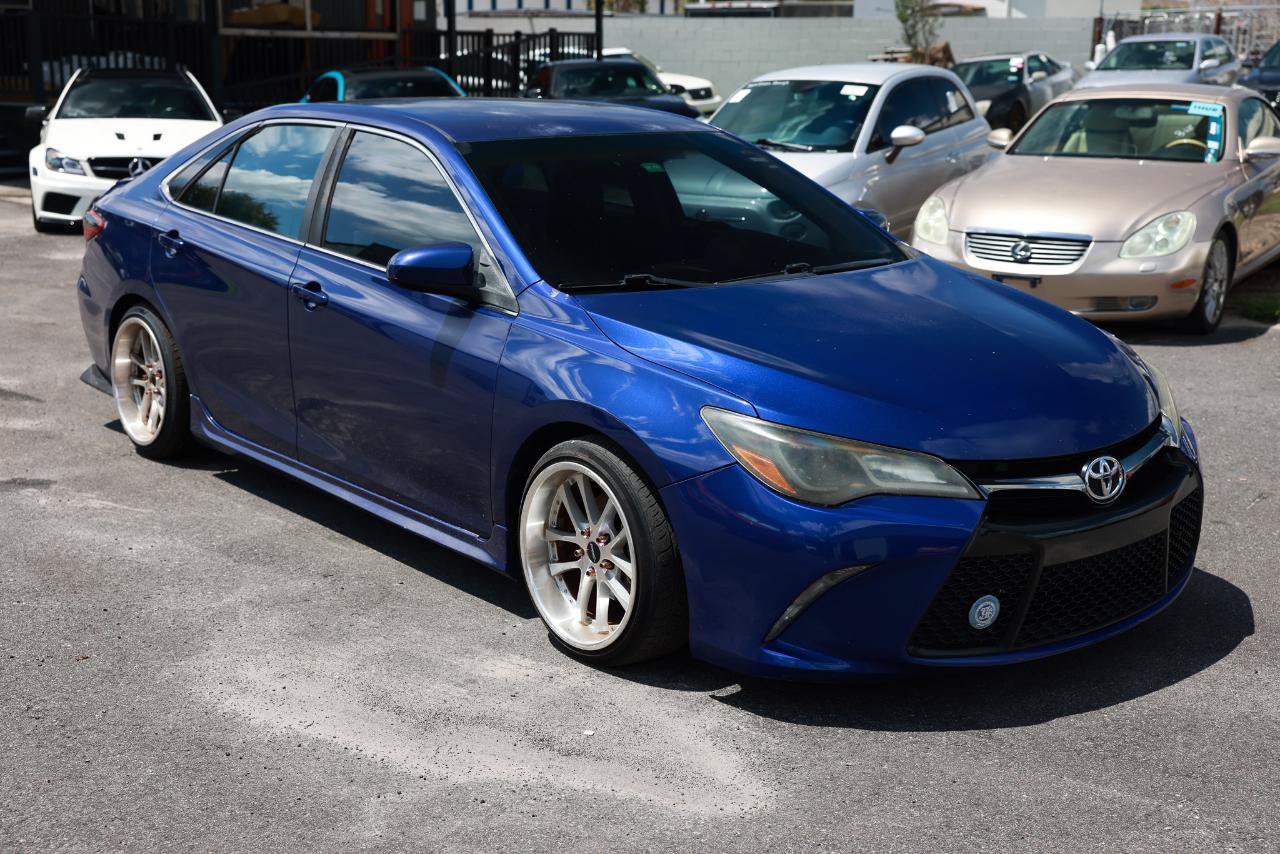 Used 2015 Toyota Camry SE FWD image 15