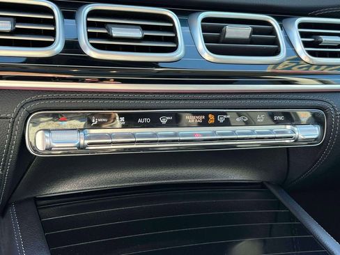 Used 2024 Mercedes-Benz GLS 580 4MATIC image 31