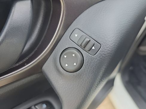 Used 2022 Nissan Rogue Sport S image 12