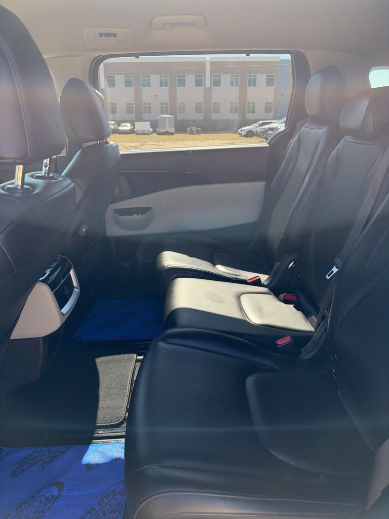 Certified 2023 Kia Carnival EX FWD image 10