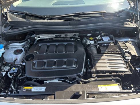 Used 2026 Volkswagen Tiguan SE AWD/4WD image 33