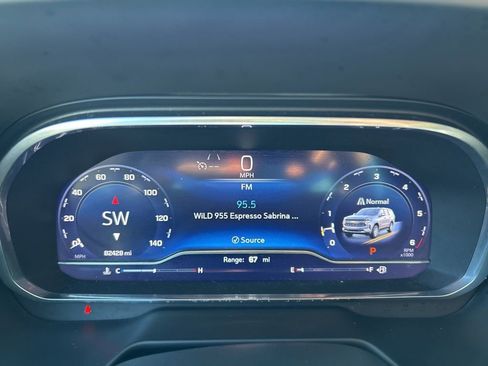 Used 2023 Chevrolet Suburban LT image 18