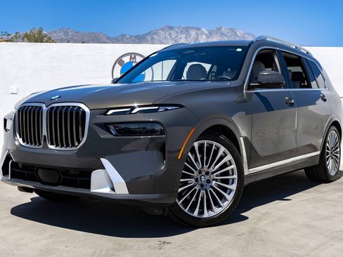 Used 2024 BMW X7 xDrive40i w/ Parking Assistance Package AWD/4WD image 7